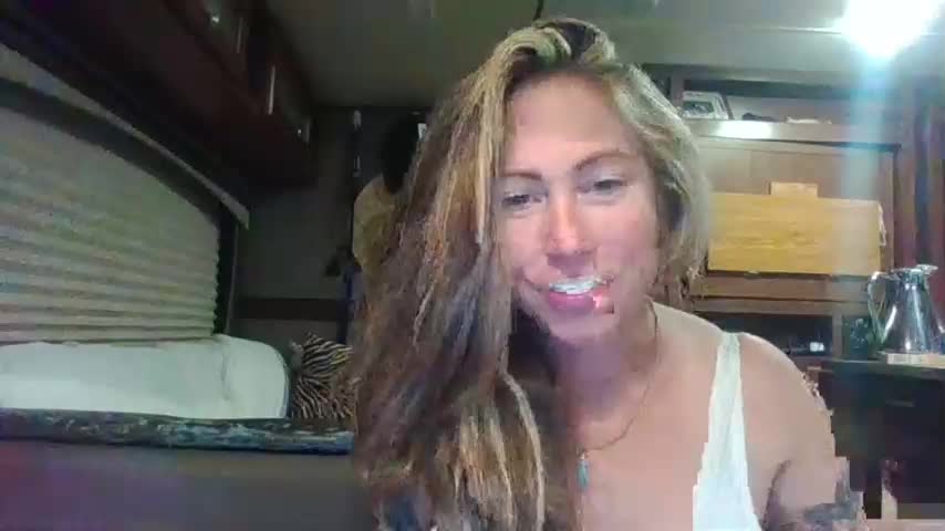 rvbarbie - Chaturbate - 2024-05-14T17:37:13