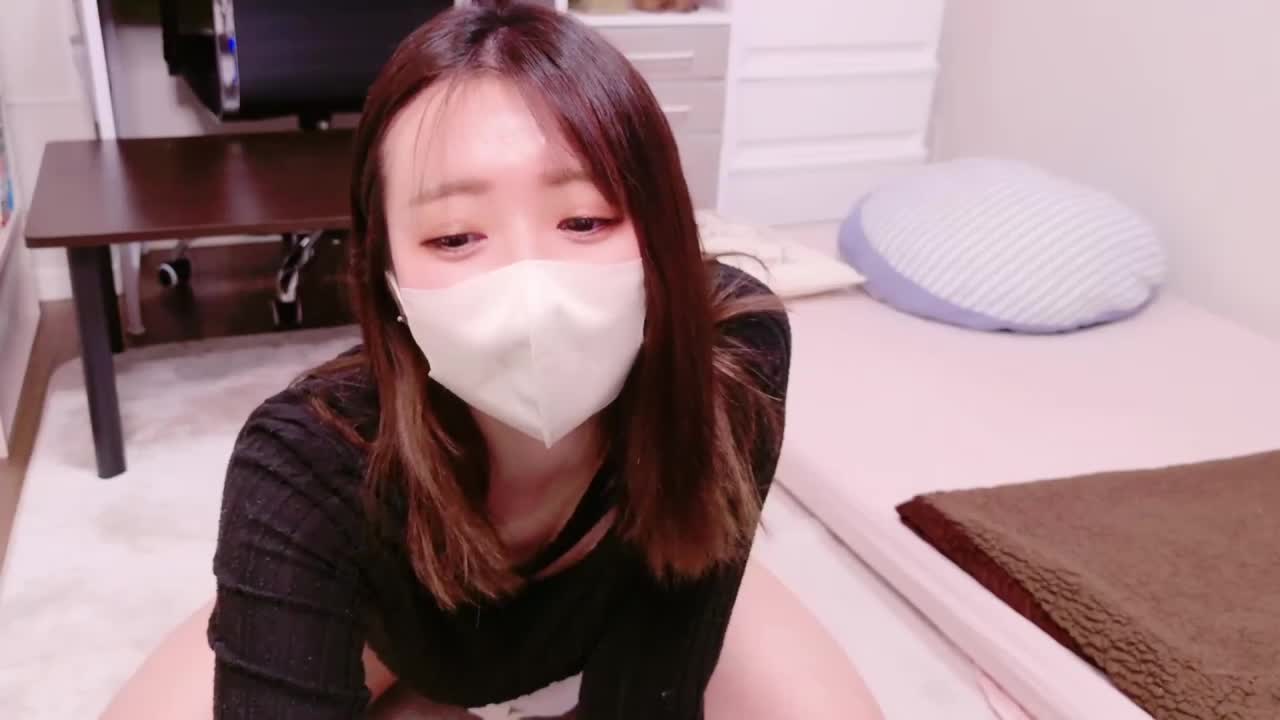 Big_ayu_ - Stripchat webcam show • Tuesday, May 6, 2025 #Topless #Brunette #Skinny